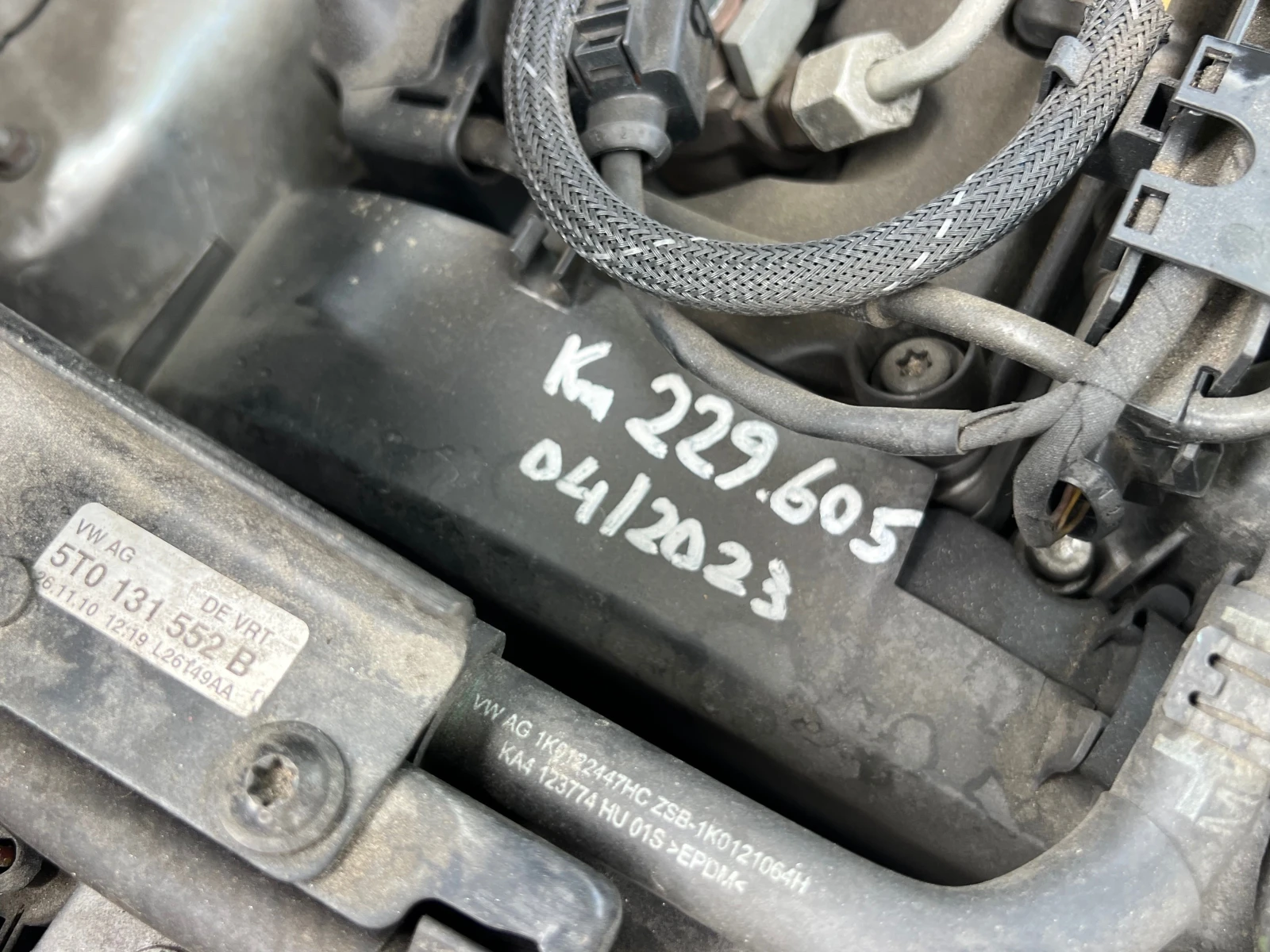 VW Touran 2.0TDI, 7м, ПЪЛНА СЕРВИЗНА ИСТОРИЯ!!!, снимка 16 - Автомобили и джипове - 54484571