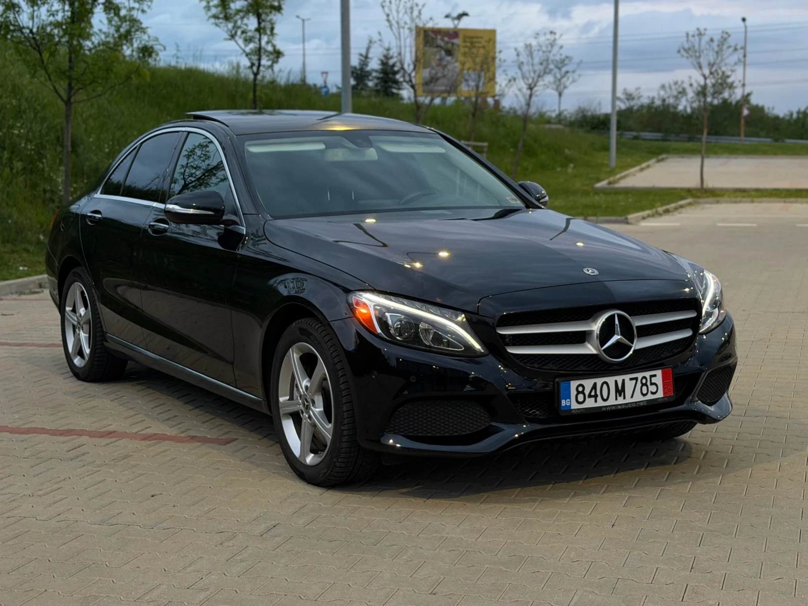 Mercedes-Benz C 300 4Matic/Burmester/Панорама/Камера/Blind Assist/Memo, снимка 3 - Автомобили и джипове - 54487791