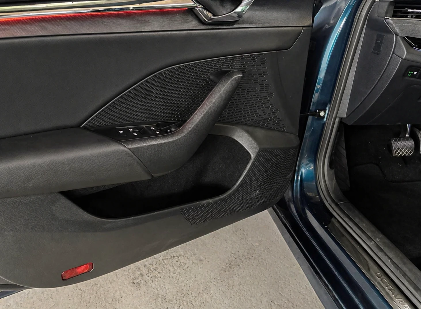 Skoda Octavia 2.0 TDI DSG ОЧАКВАН ВНОС, снимка 11 - Автомобили и джипове - 54609726
