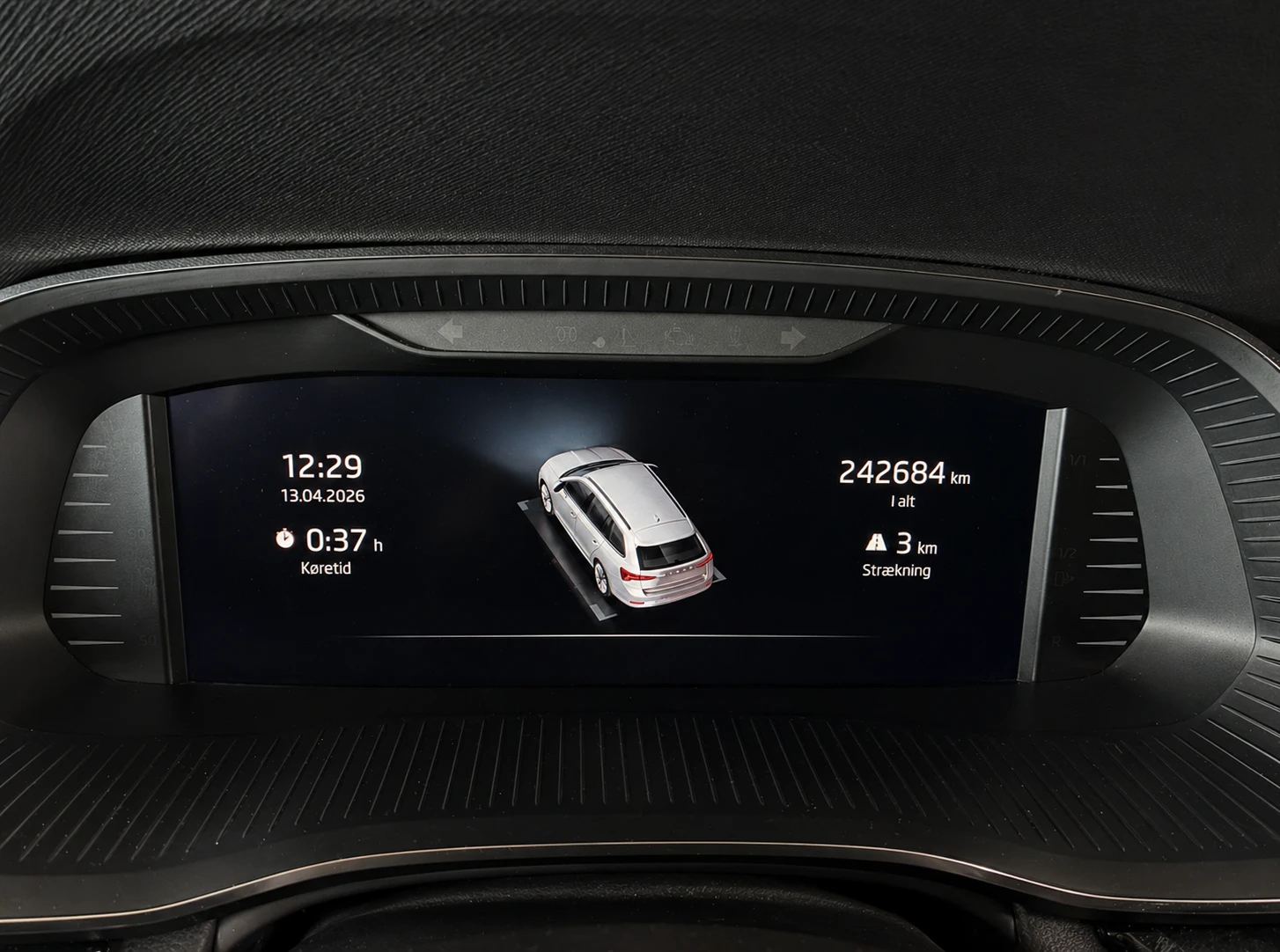 Skoda Octavia 2.0 TDI DSG ОЧАКВАН ВНОС, снимка 9 - Автомобили и джипове - 54609726