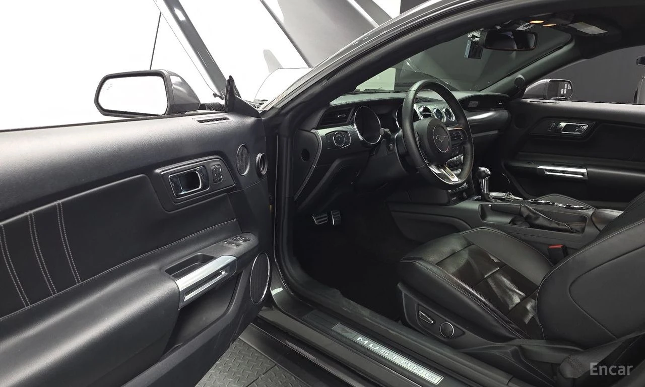 Ford Mustang 2.3* ECO* BOOST* ПОДГРЕВ* КАМЕРА* КЕЙЛЕС, снимка 6 - Автомобили и джипове - 54643937