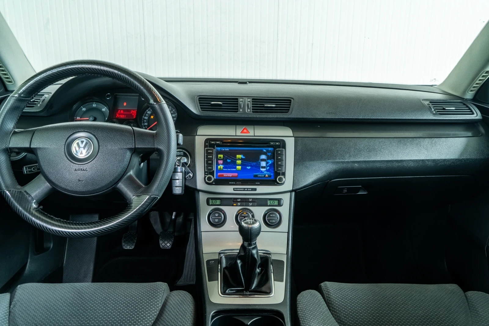 VW Passat 1.9TDI = ����� = 105HP = NAVI = TOP = ������ | Mobile.bg � ����������� 11