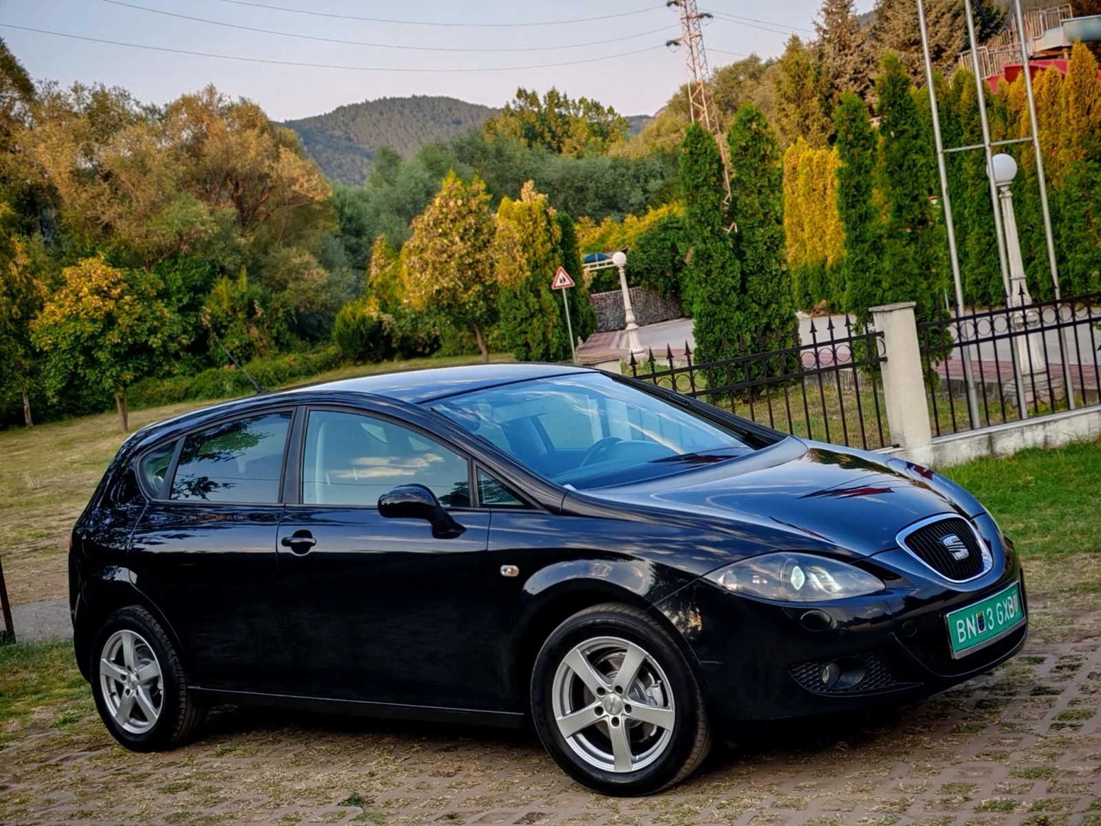 Seat Leon 1.9TDI(105)* XENON* RECARO* НАВИГАЦИЯ* НОВ ВНОС* , снимка 8 - Автомобили и джипове - 55754133