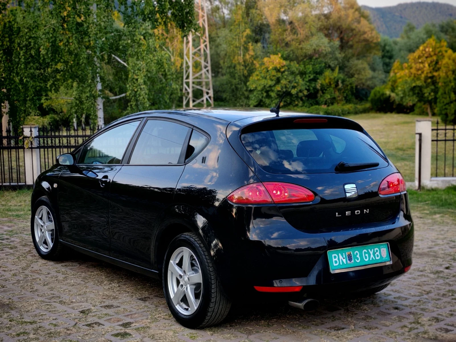 Seat Leon 1.9TDI(105)* XENON* RECARO* НАВИГАЦИЯ* НОВ ВНОС* , снимка 5 - Автомобили и джипове - 55754133