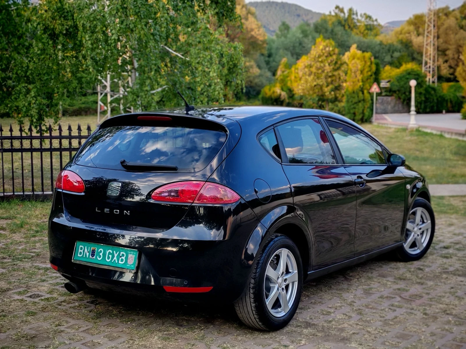 Seat Leon 1.9TDI(105)* XENON* RECARO* НАВИГАЦИЯ* НОВ ВНОС* , снимка 6 - Автомобили и джипове - 55754133