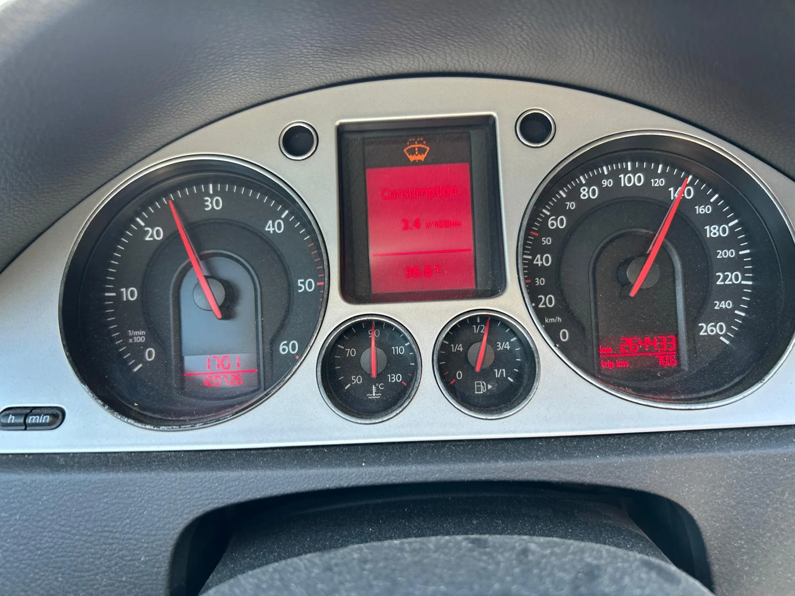 VW Passat 2.0 TDI, снимка 14 - Автомобили и джипове - 55789661