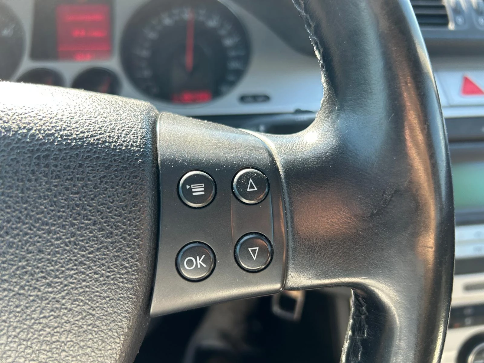 VW Passat 2.0 TDI, снимка 4 - Автомобили и джипове - 55789661