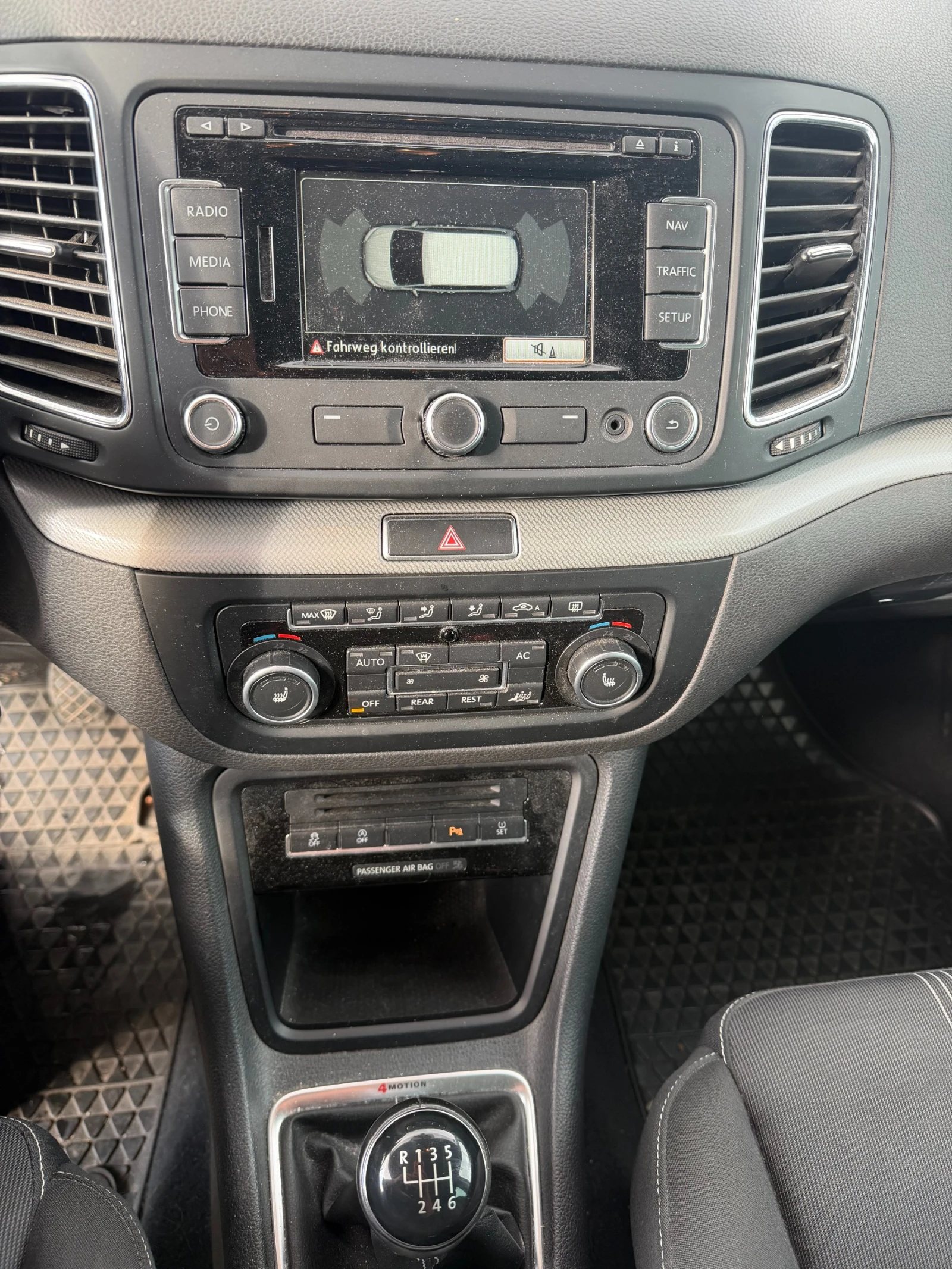 VW Sharan 2.0TDI 4MOTION NAVI/KOJA EURO 5, снимка 14 - Автомобили и джипове - 56199430