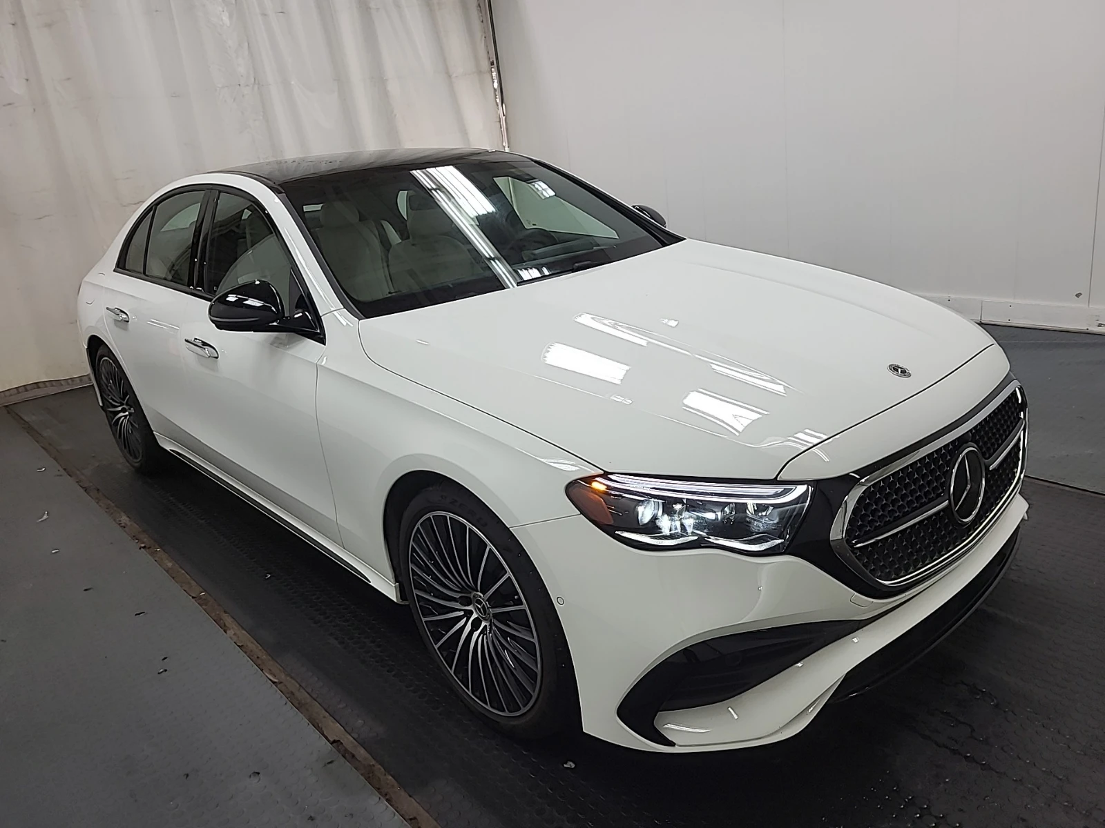 Mercedes-Benz E 350 4matic, снимка 2 - Автомобили и джипове - 56534164