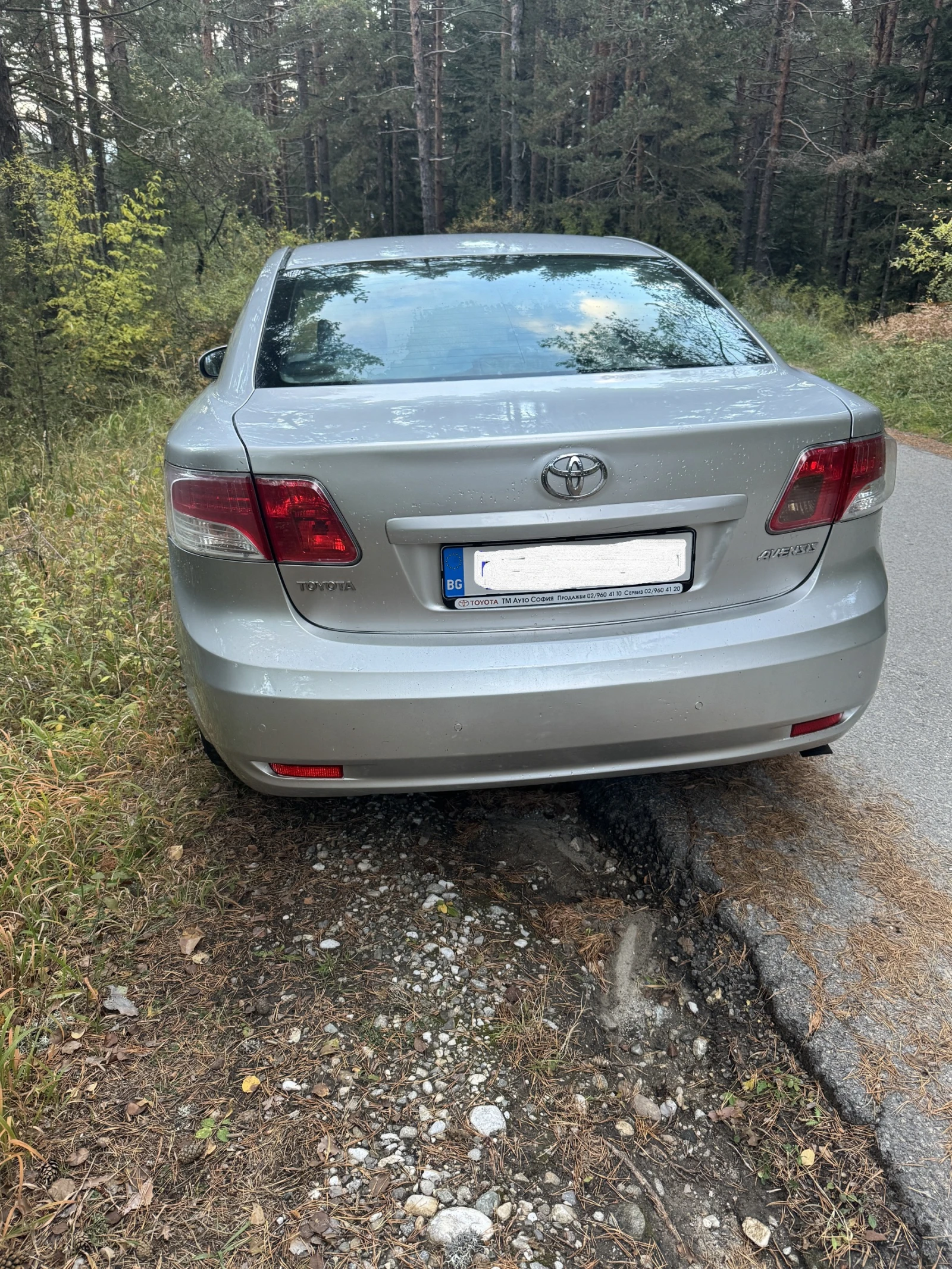 Toyota Avensis 2.0 D4D, снимка 4 - Автомобили и джипове - 56649576