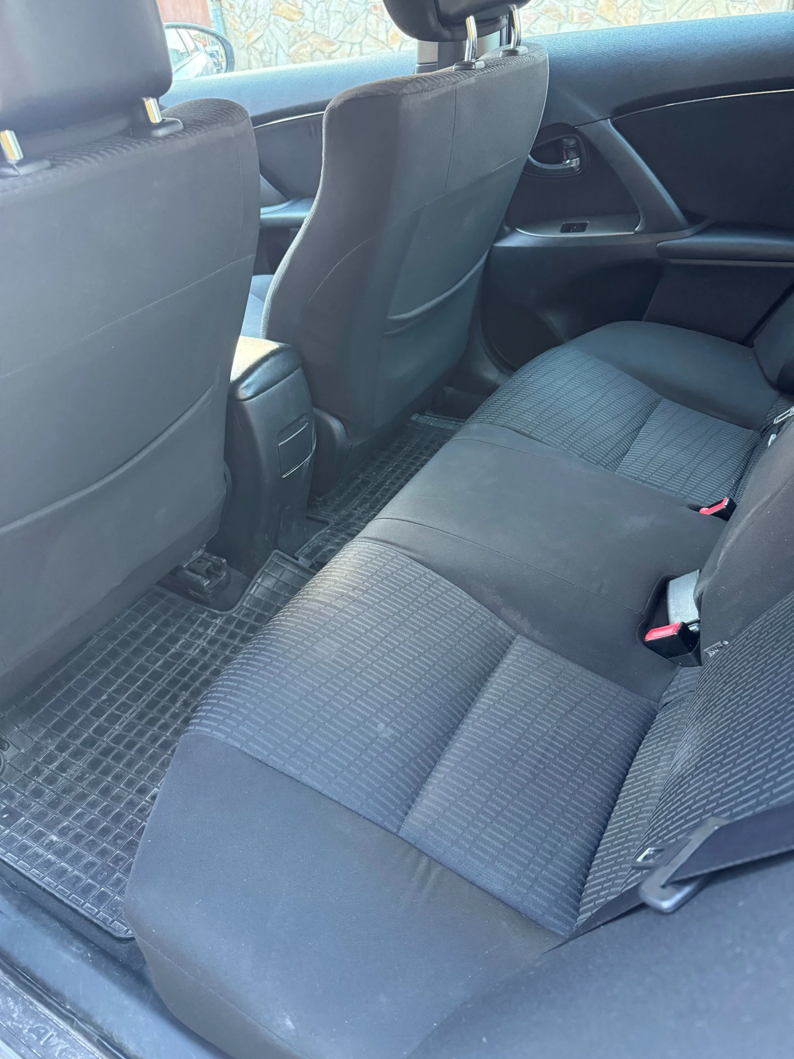 Toyota Avensis 2.0 D4D, снимка 7 - Автомобили и джипове - 56649576