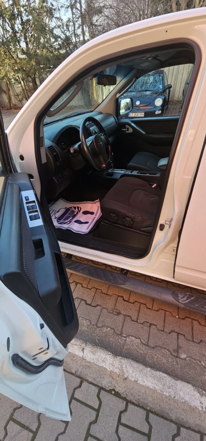 Nissan Navara 2.5 DCI, снимка 12 - Автомобили и джипове - 49293385