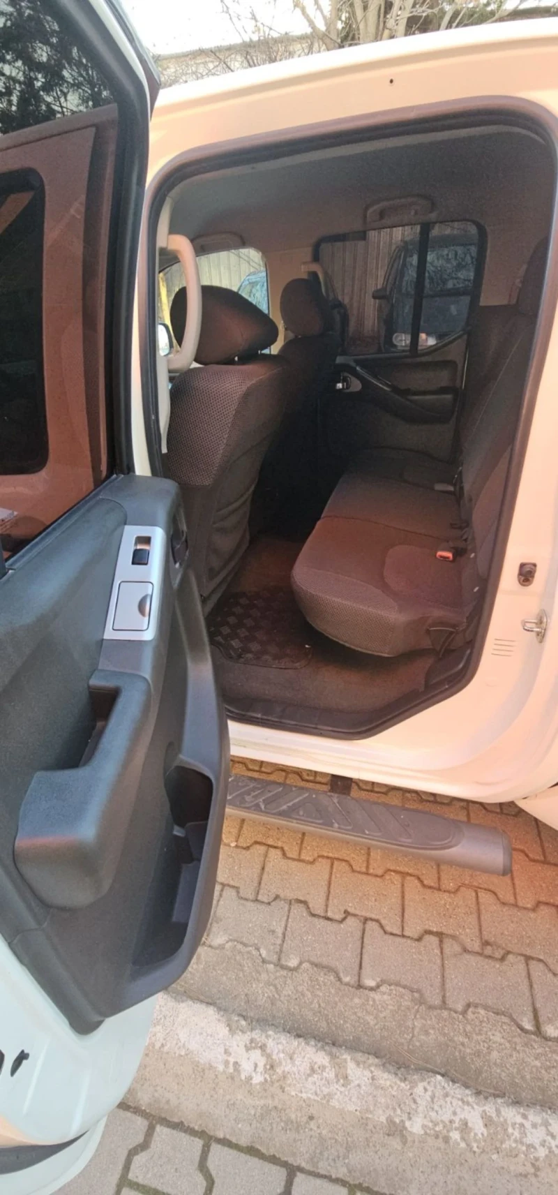 Nissan Navara 2.5 DCI, снимка 11 - Автомобили и джипове - 49293385