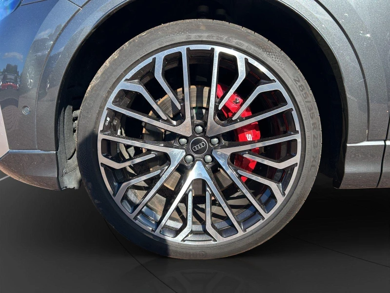 Audi SQ8 TFSI/FACELIFT/B&O/CARBON/HEAD UP/360/MATRIX/, снимка 7 - Автомобили и джипове - 52302942