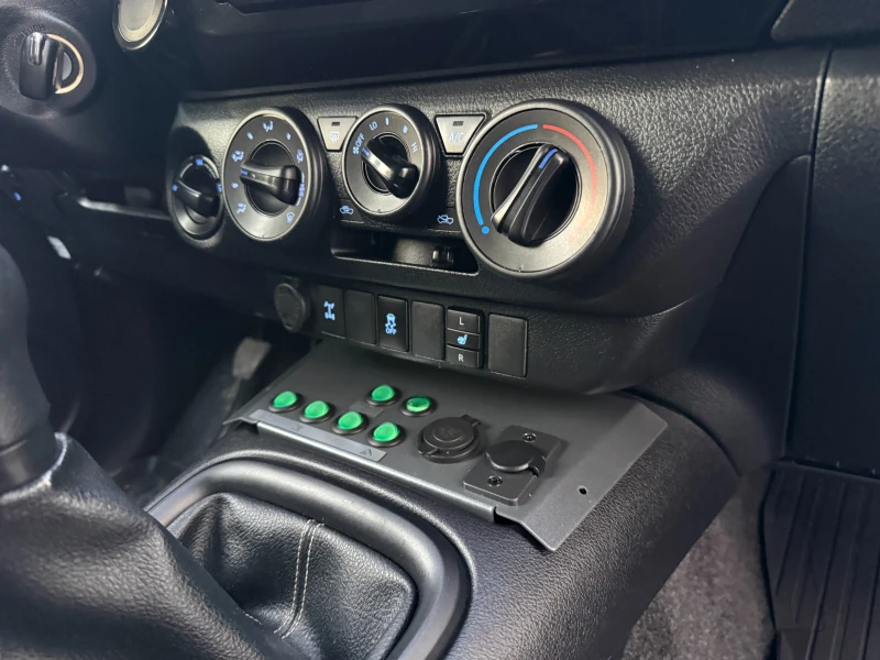 Toyota Hilux N1, снимка 14 - Автомобили и джипове - 52727207