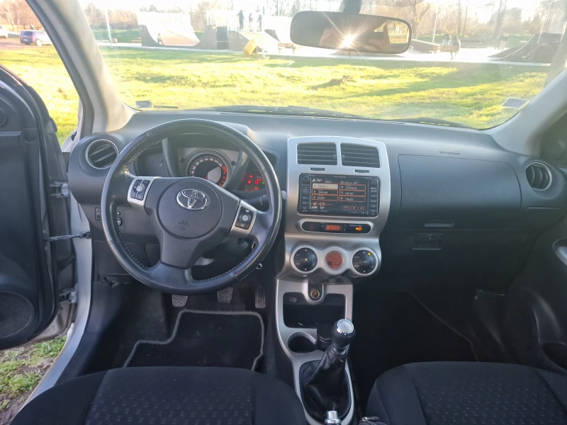 Toyota Urban Cruiser, снимка 8 - Автомобили и джипове - 53240434