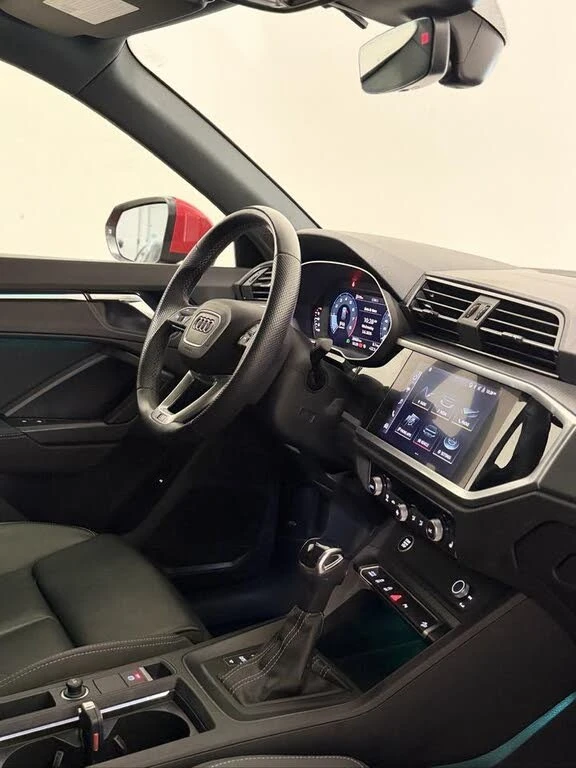 Audi Q3 * S-LINE * PANO * Автокредит * (Цена до България), снимка 16 - Автомобили и джипове - 55463315