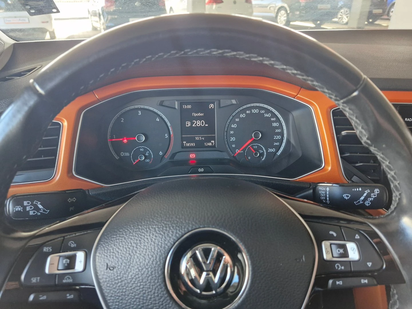 VW T-Roc VW T- Roc Design 2.0 TDI 4MOTION BMT - изображение 8