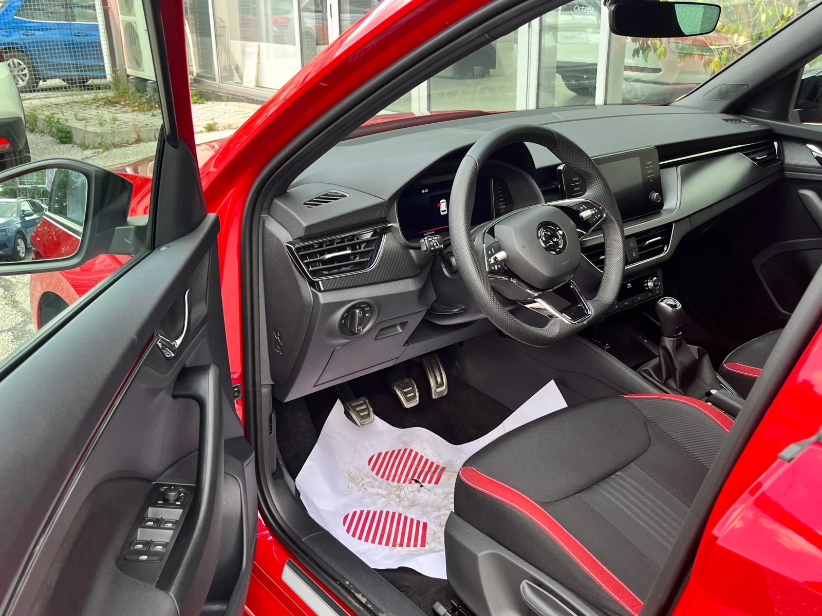 Skoda Kamiq 1.5 TSI MONTE CARLO - изображение 8