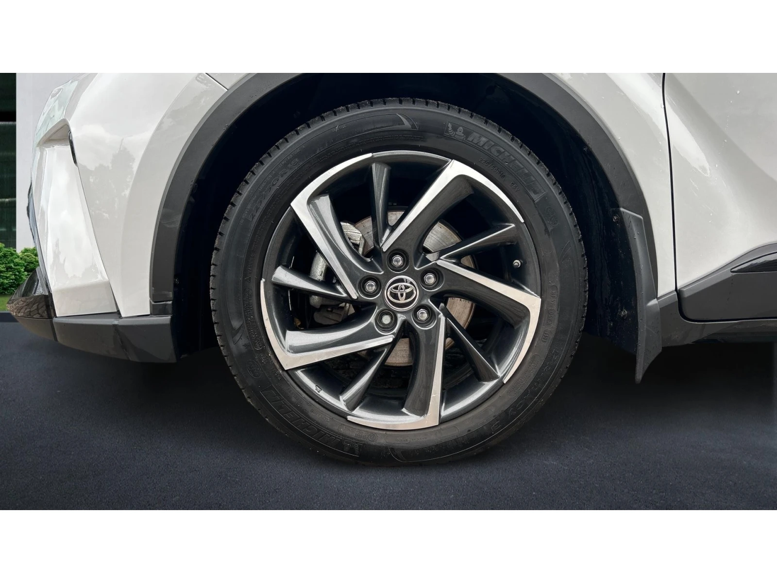 Toyota C-HR    540 . | Mobile.bg   16