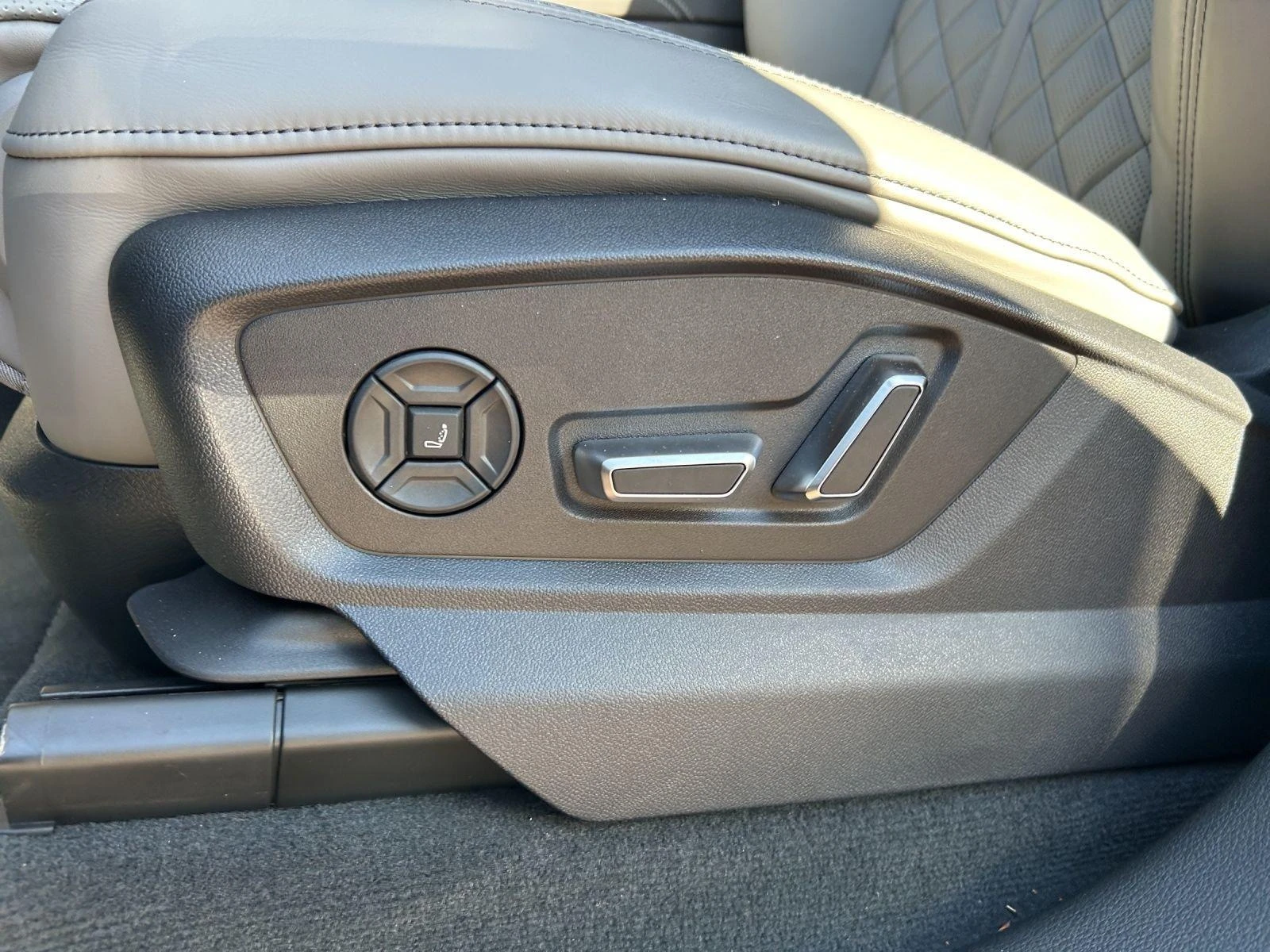 Audi SQ8 TFSI/FACELIFT/B&O/CARBON/HEAD UP/360/MATRIX/ - изображение 10