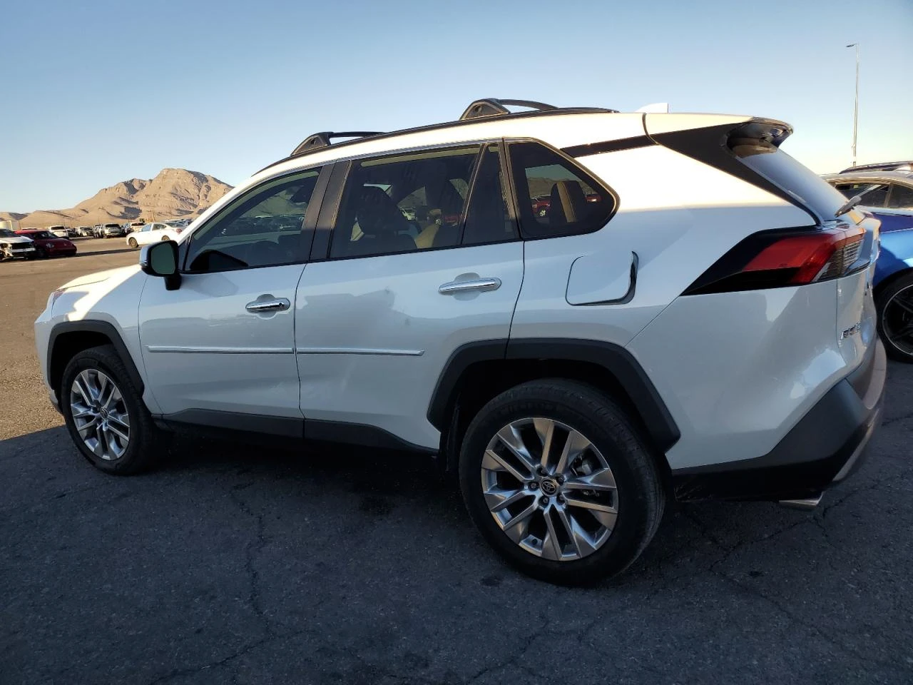 Toyota Rav4 * LIMITED* БЕЗ УДАР*  - изображение 3