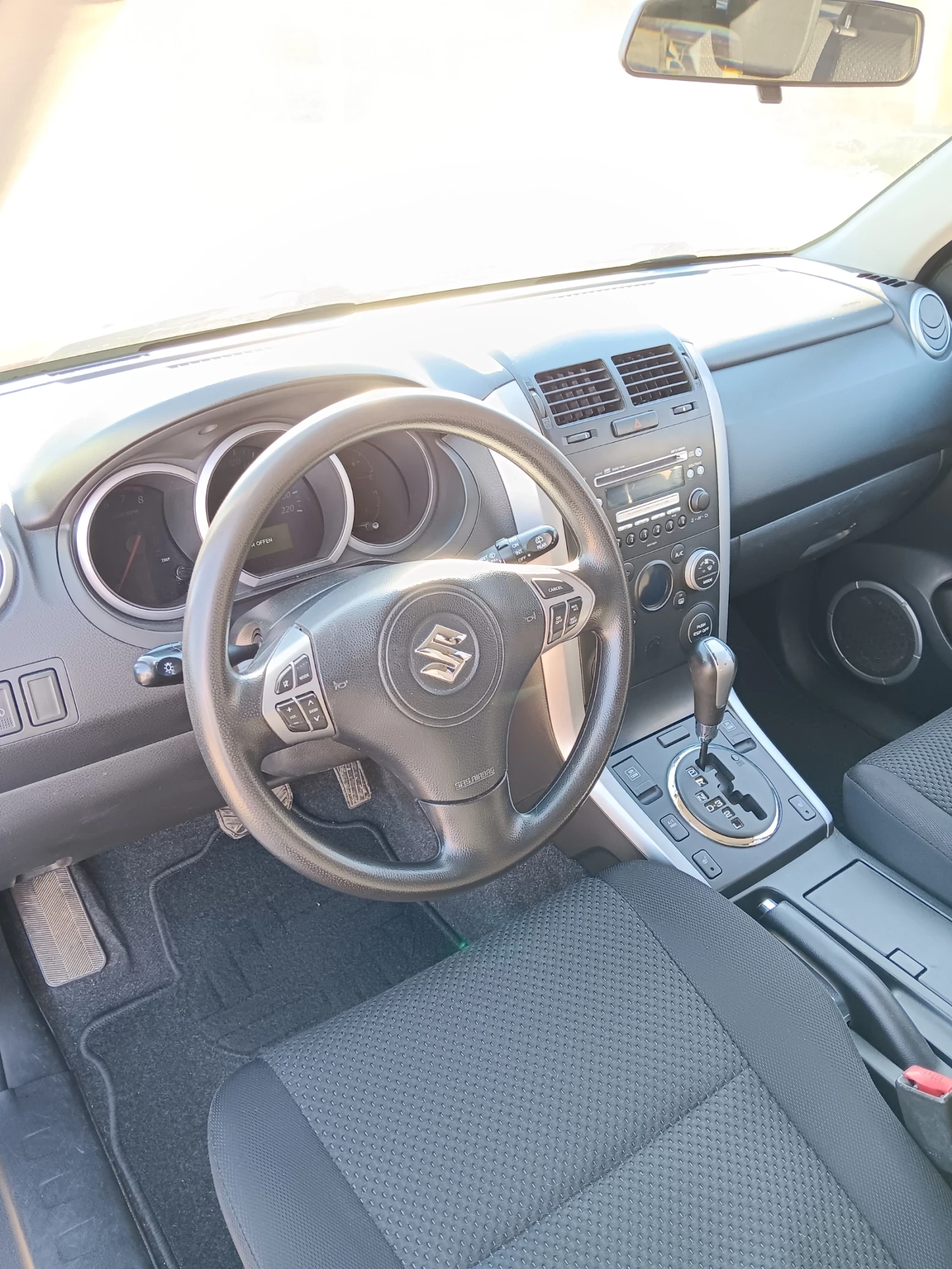 Suzuki Grand vitara 2.4 автоматик - изображение 6