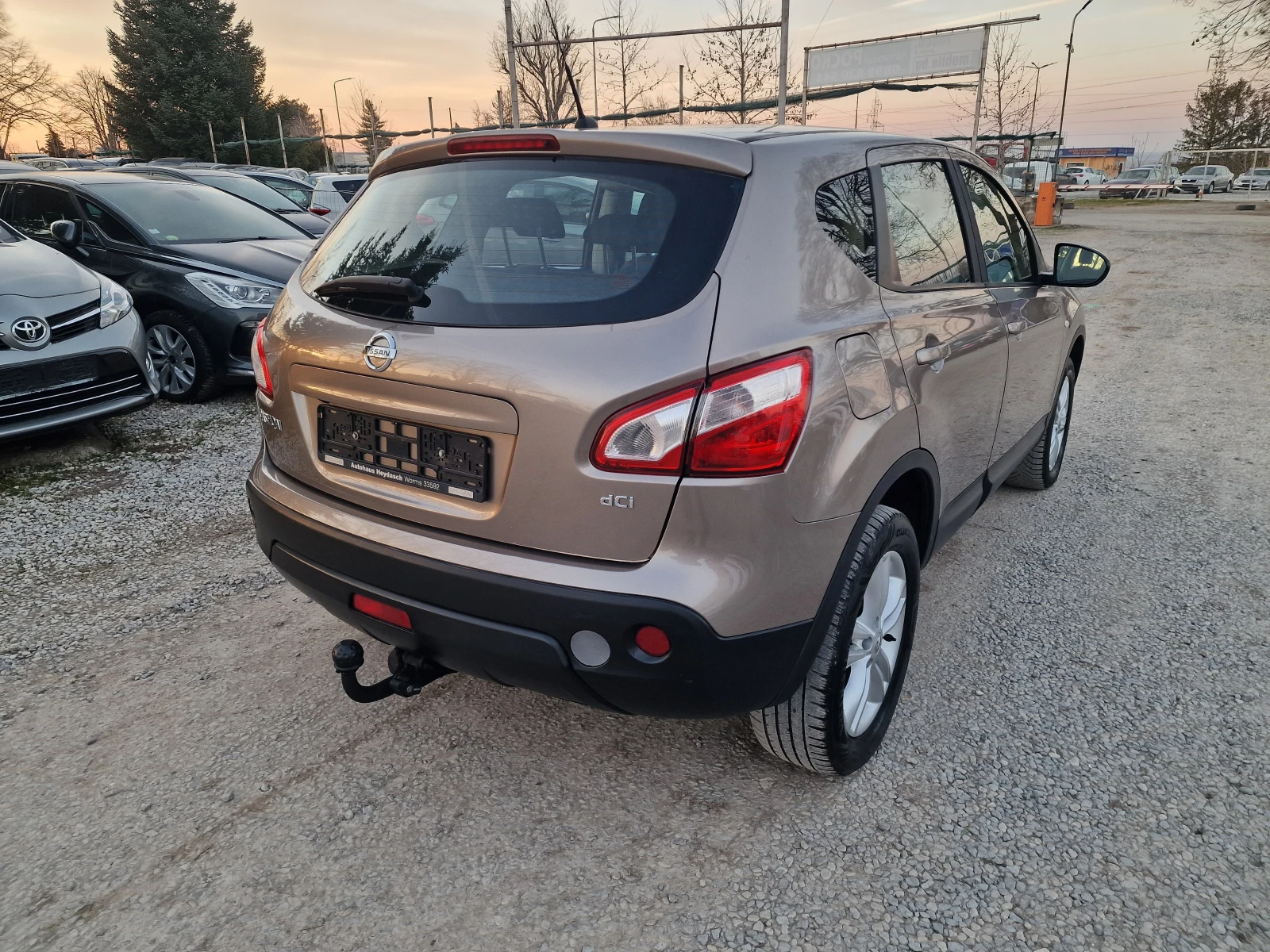 Nissan Qashqai 1.5DCI-110k.s-NAVI, снимка 4 - Автомобили и джипове - 53739249