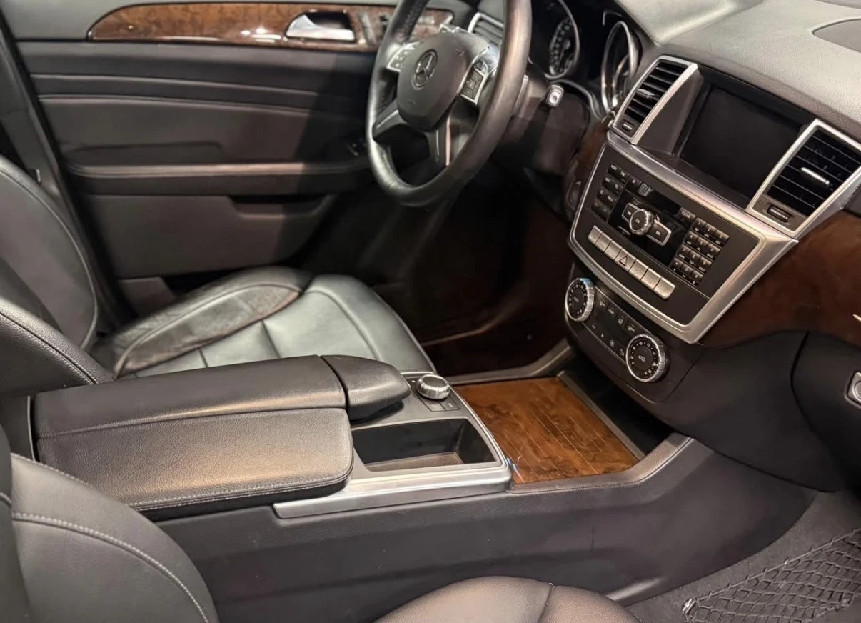 Mercedes-Benz ML 350 BlueTec | Черен Салон | Без Инциденти | Carfax | , снимка 7 - Автомобили и джипове - 53739661