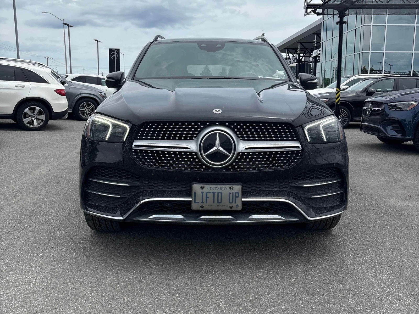 Mercedes-Benz GLE 350 4MATIC* AMG PACK* BURMESTER* HUD* 360* PANO, снимка 2 - Автомобили и джипове - 55012881