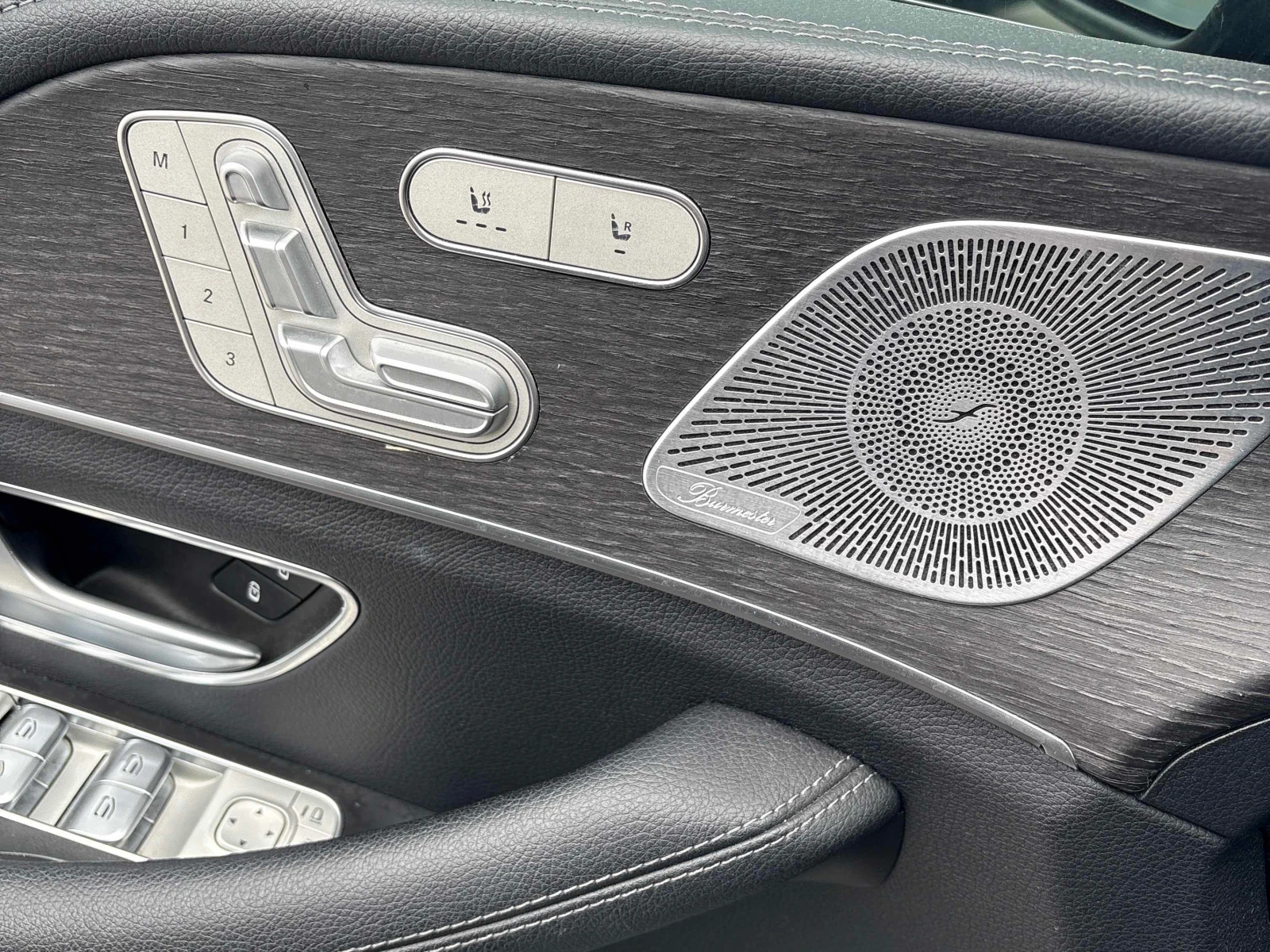 Mercedes-Benz GLE 350 4MATIC* AMG PACK* BURMESTER* HUD* 360* PANO, снимка 14 - Автомобили и джипове - 55012881