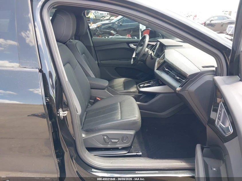 Audi Q4 E-Tron Premium Plus 40 Rwd, снимка 5 - Автомобили и джипове - 55139909