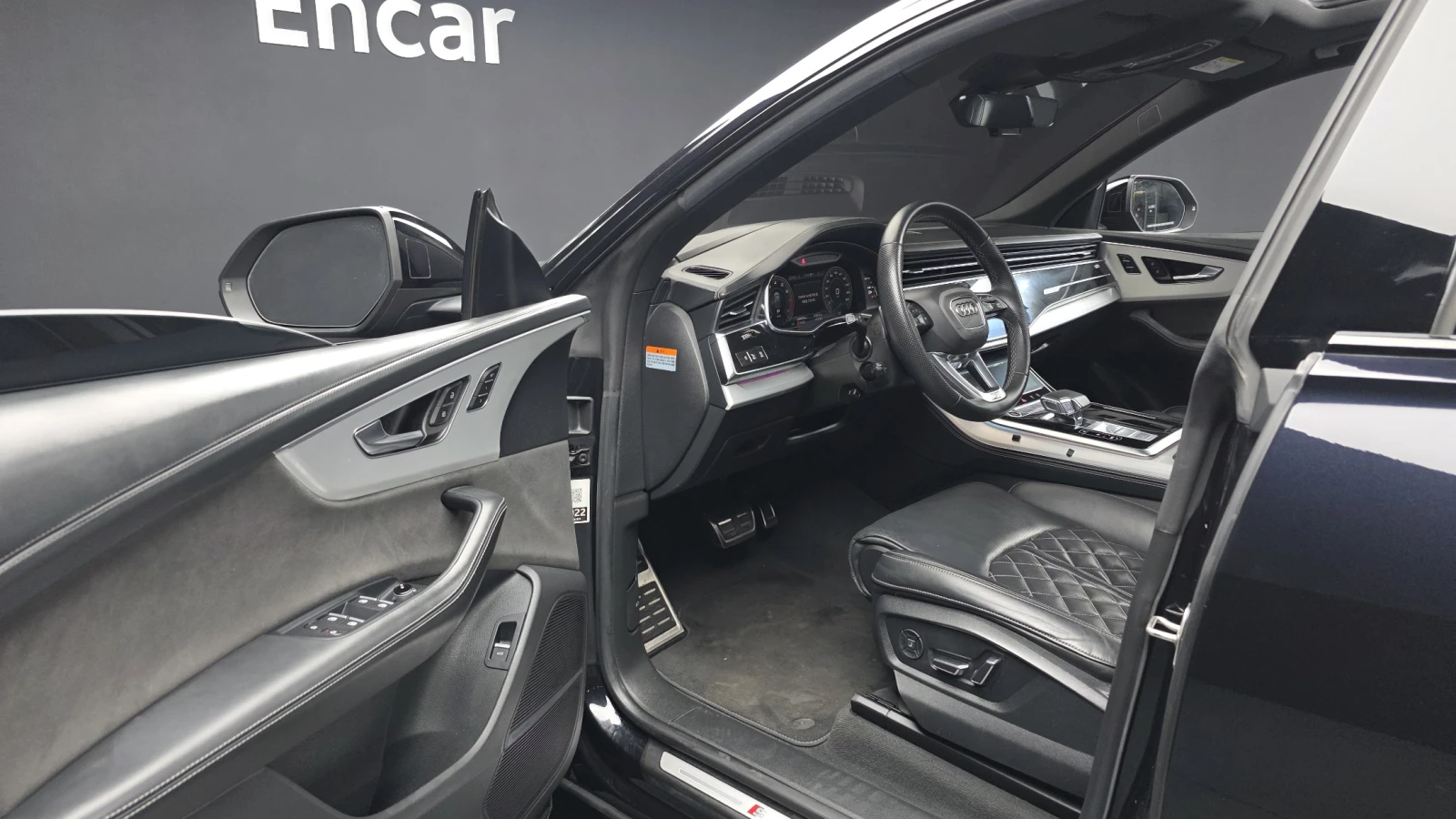 Audi Q8 55 TFSI quattro* HUD* SOFT CLOSE* 360* КРАЙНА ЦЕНА, снимка 10 - Автомобили и джипове - 55349419