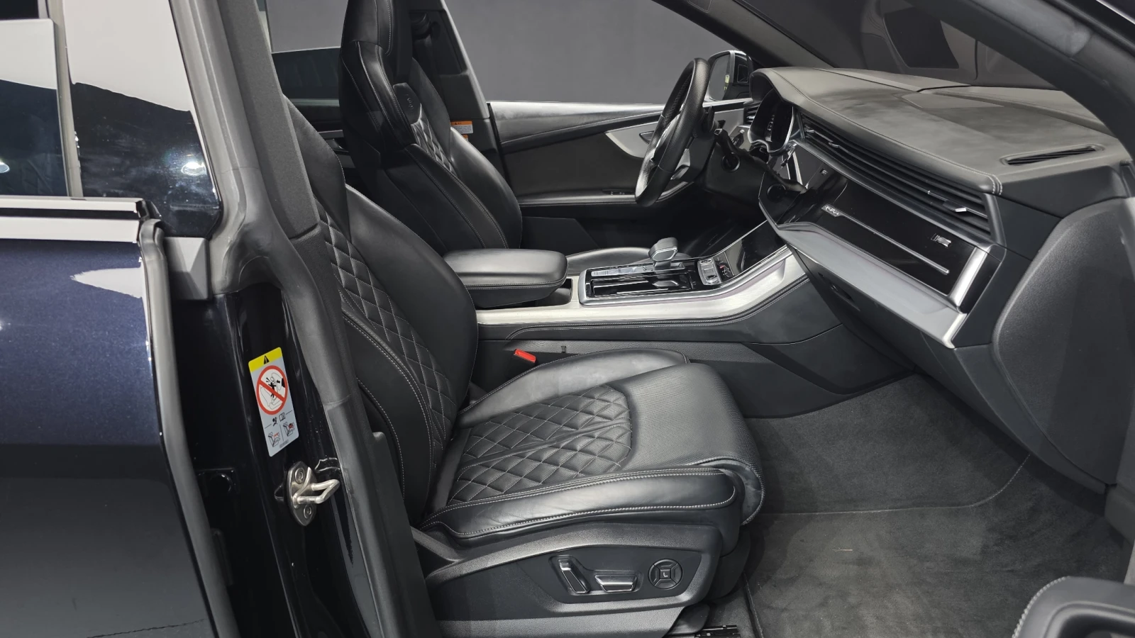 Audi Q8 55 TFSI quattro* HUD* SOFT CLOSE* 360* КРАЙНА ЦЕНА, снимка 11 - Автомобили и джипове - 55349419