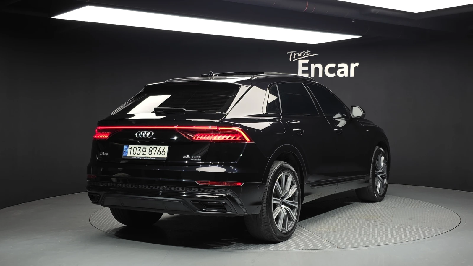 Audi Q8 55 TFSI quattro* HUD* SOFT CLOSE* 360* КРАЙНА ЦЕНА, снимка 2 - Автомобили и джипове - 55349419