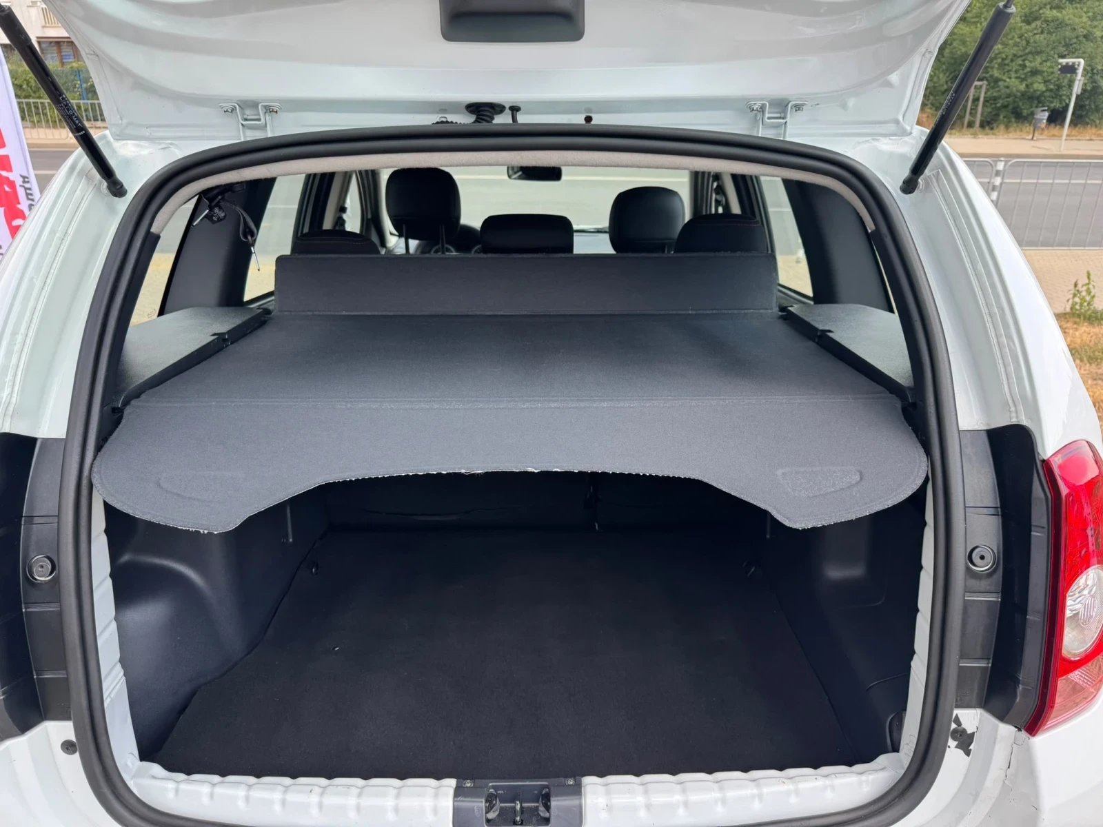 Dacia Duster 1.5dCi/158 000 РЕАЛНИ КМ ! ! ! , снимка 16 - Автомобили и джипове - 55664614