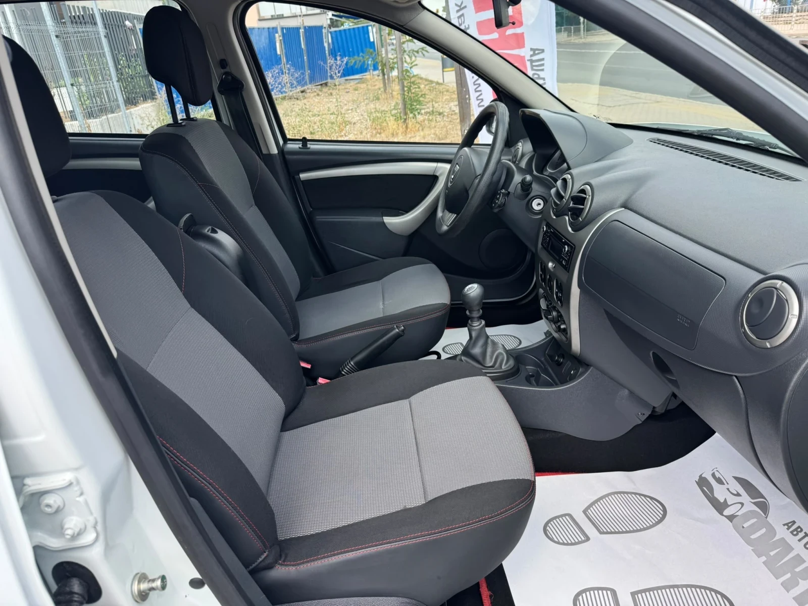 Dacia Duster 1.5dCi/158 000 РЕАЛНИ КМ ! ! ! , снимка 12 - Автомобили и джипове - 55664614