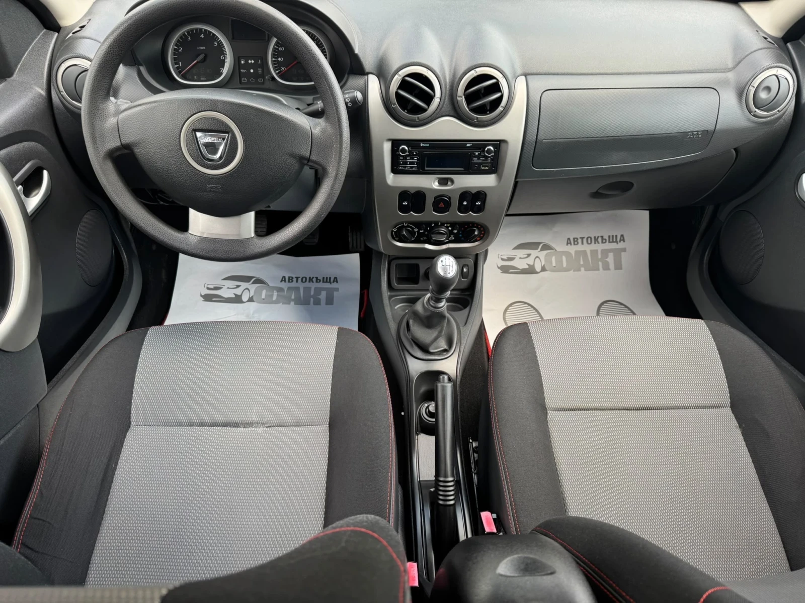 Dacia Duster 1.5dCi/158 000 РЕАЛНИ КМ ! ! ! , снимка 10 - Автомобили и джипове - 55664614
