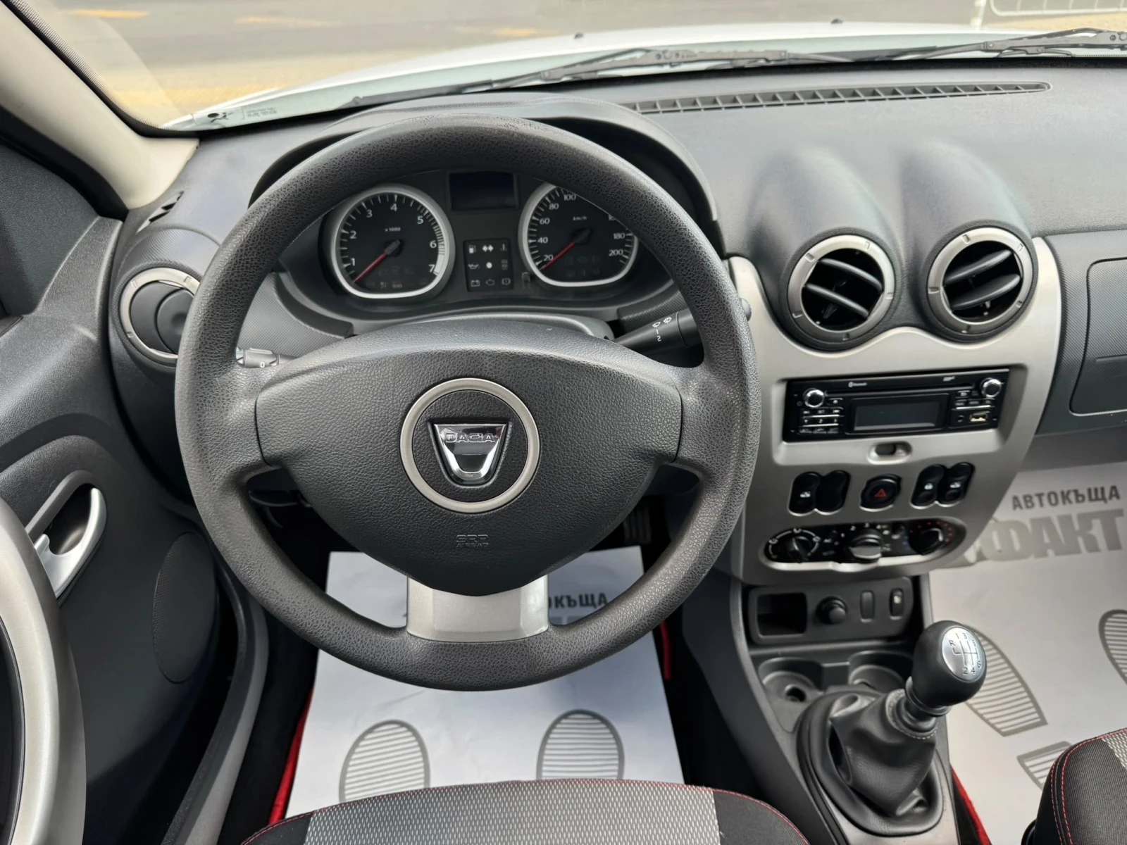 Dacia Duster 1.5dCi/158 000 РЕАЛНИ КМ ! ! ! , снимка 9 - Автомобили и джипове - 55664614