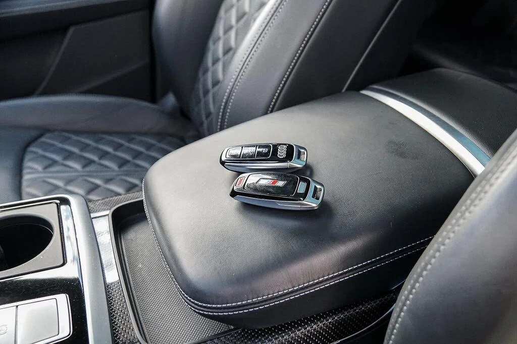 Audi SQ7 4.0 TFSI Quattro , снимка 13 - Автомобили и джипове - 56028993