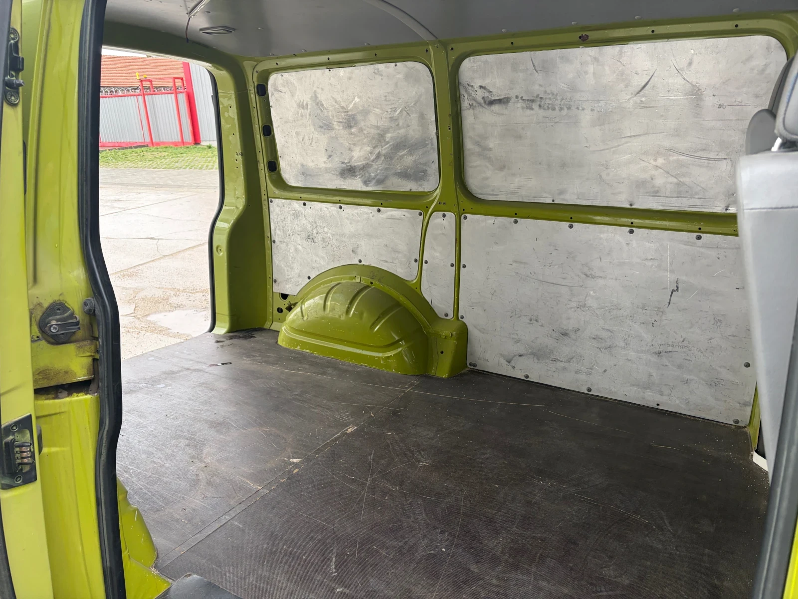 VW Transporter T5, снимка 9 - Бусове и автобуси - 54085574