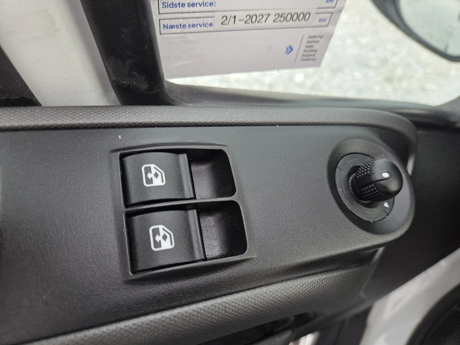 Iveco Daily 35-180, ХЛАДИЛЕН, Лед, Автомат, Нави, Клима, снимка 12 - Бусове и автобуси - 54886330