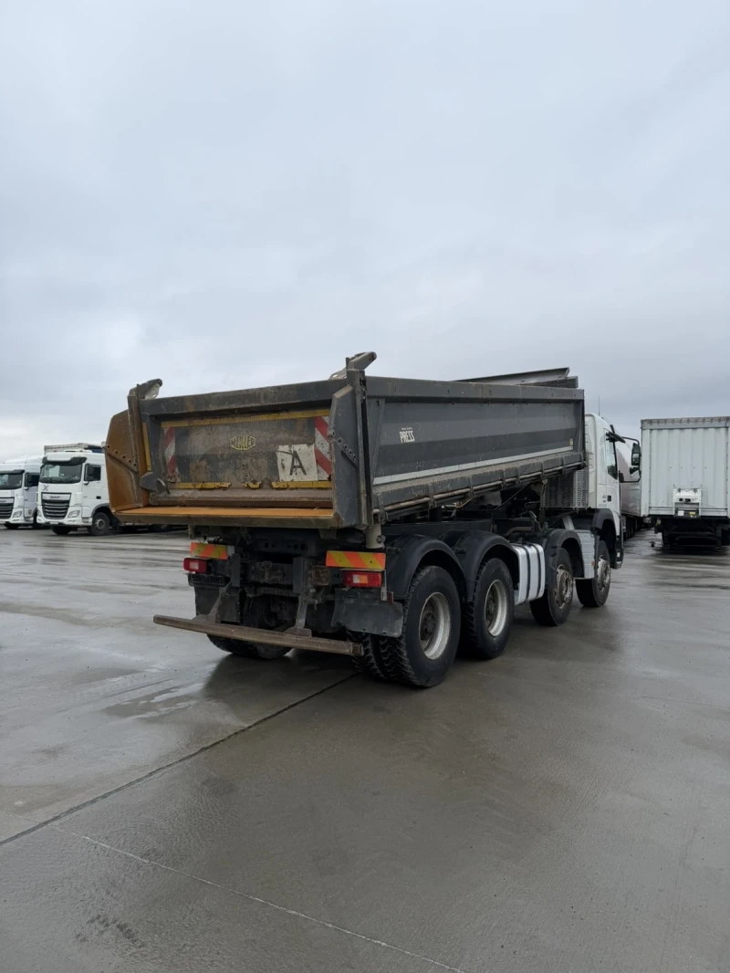Volvo Fm 8х4 тристранен самосвал, снимка 3 - Камиони - 52571152