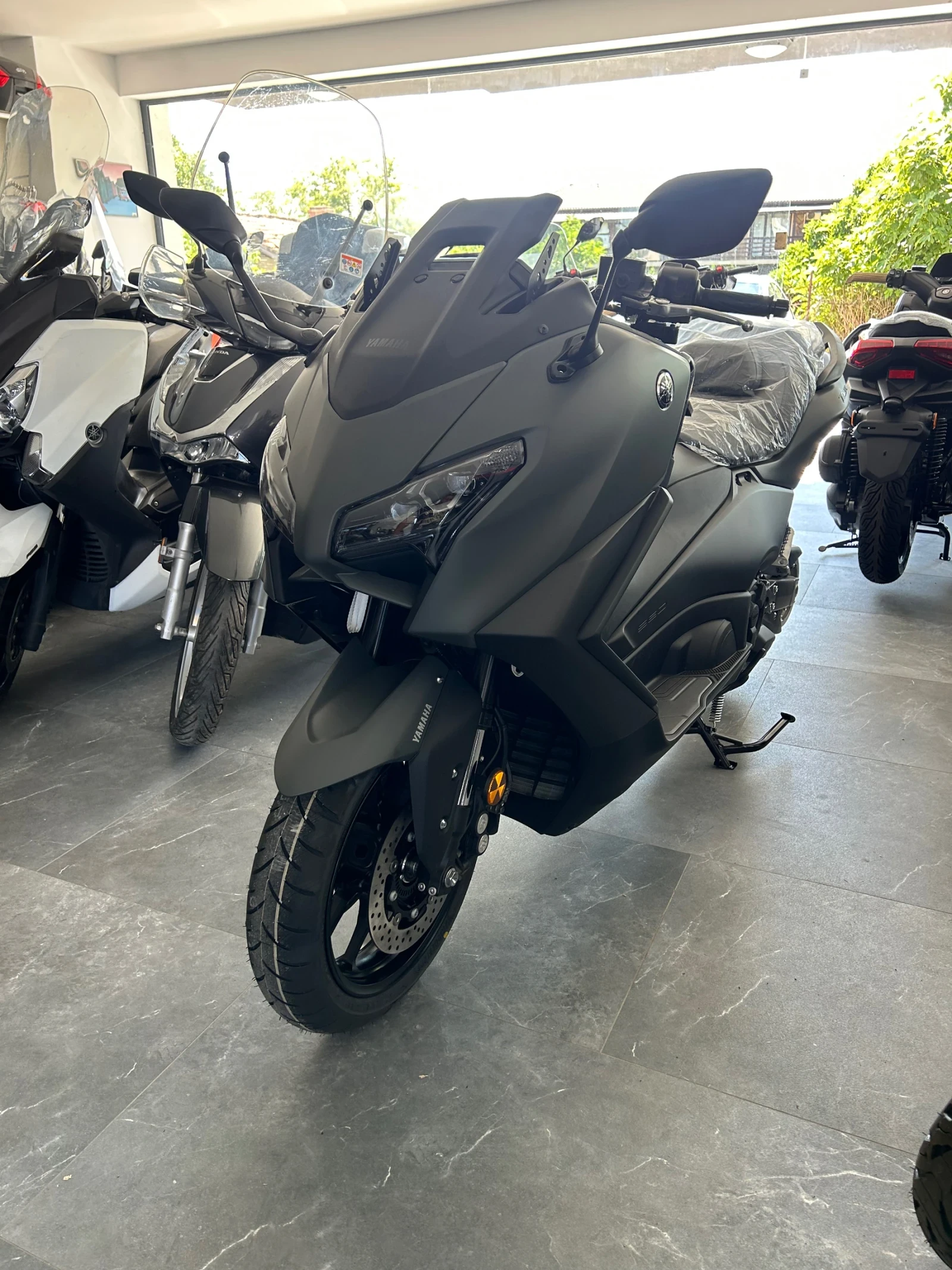 Yamaha T-max Лизинг-Наличен, снимка 2 - Мотоциклети и мототехника - 55232877