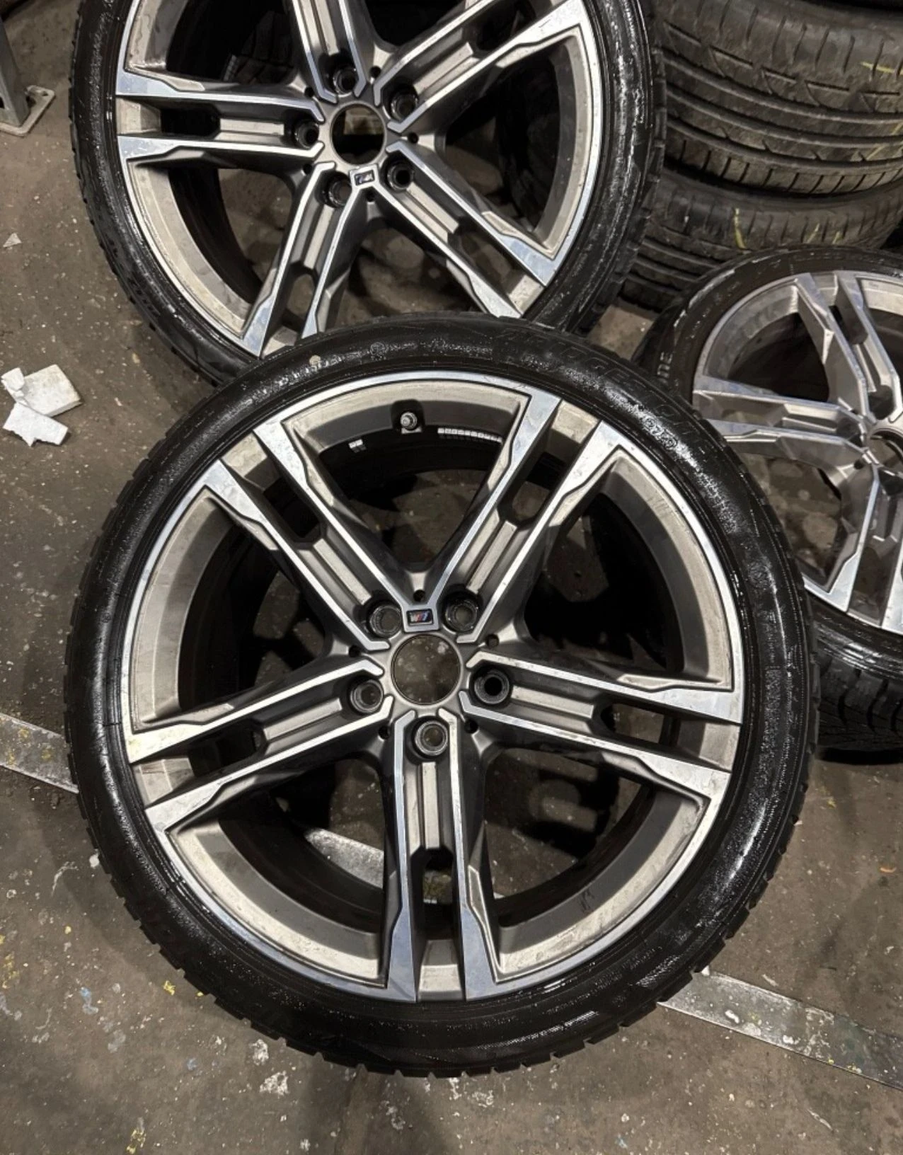 Гуми с джанти Bridgestone 225/40R18, снимка 4 - Гуми и джанти - 55889517