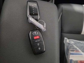 Toyota Camry * SE * CARFAX * DISTRONIC * 2 КЛЮЧА * ПОДГРЕВИ, снимка 17