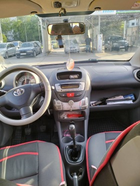 Toyota Aygo, снимка 8 - Автомобили и джипове - 46082714