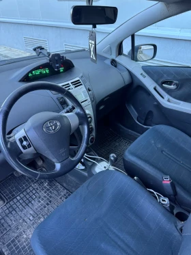 Toyota Yaris 1.3 VVTI АВТОМАТ КЛИМАТИК, снимка 11