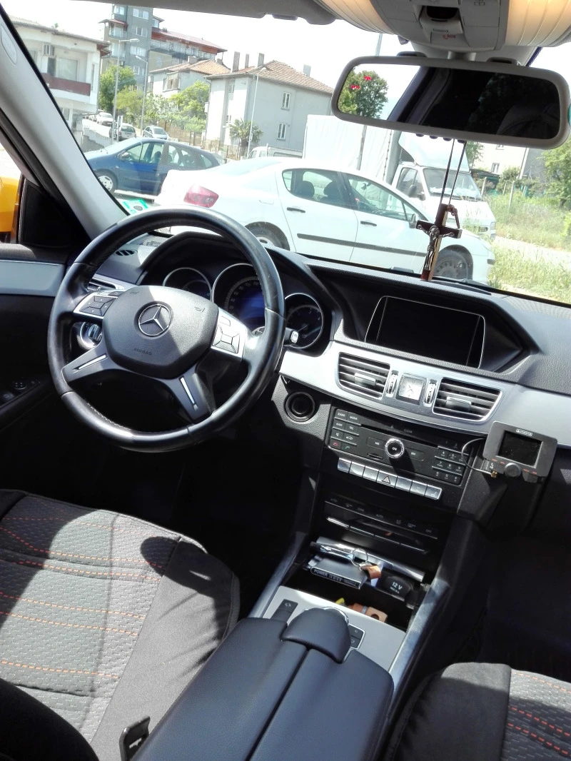 Mercedes-Benz E 200 bluetek, снимка 11 - Автомобили и джипове - 46626701