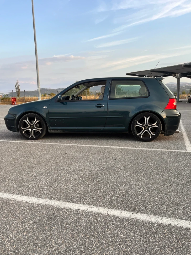 VW Golf, снимка 4 - Автомобили и джипове - 47058409